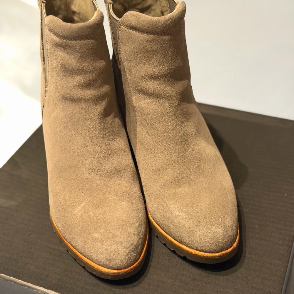 Sorel Cloud Gray Chelsea Boots